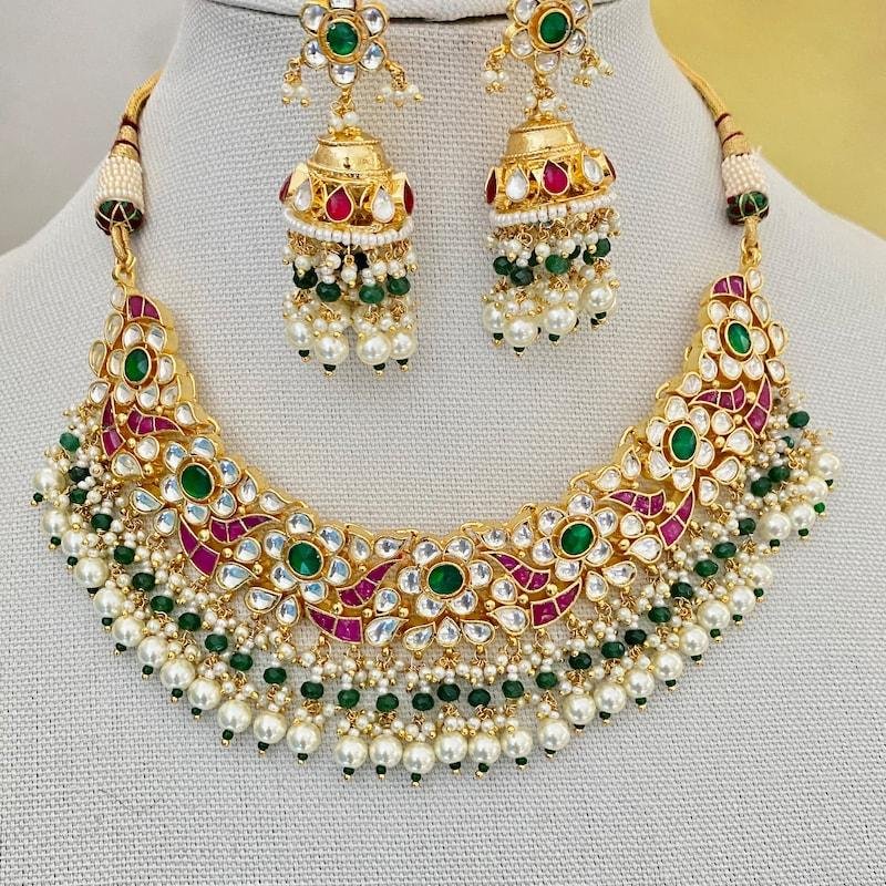 Traditional Kundan Indian jewellery necklace and earrings