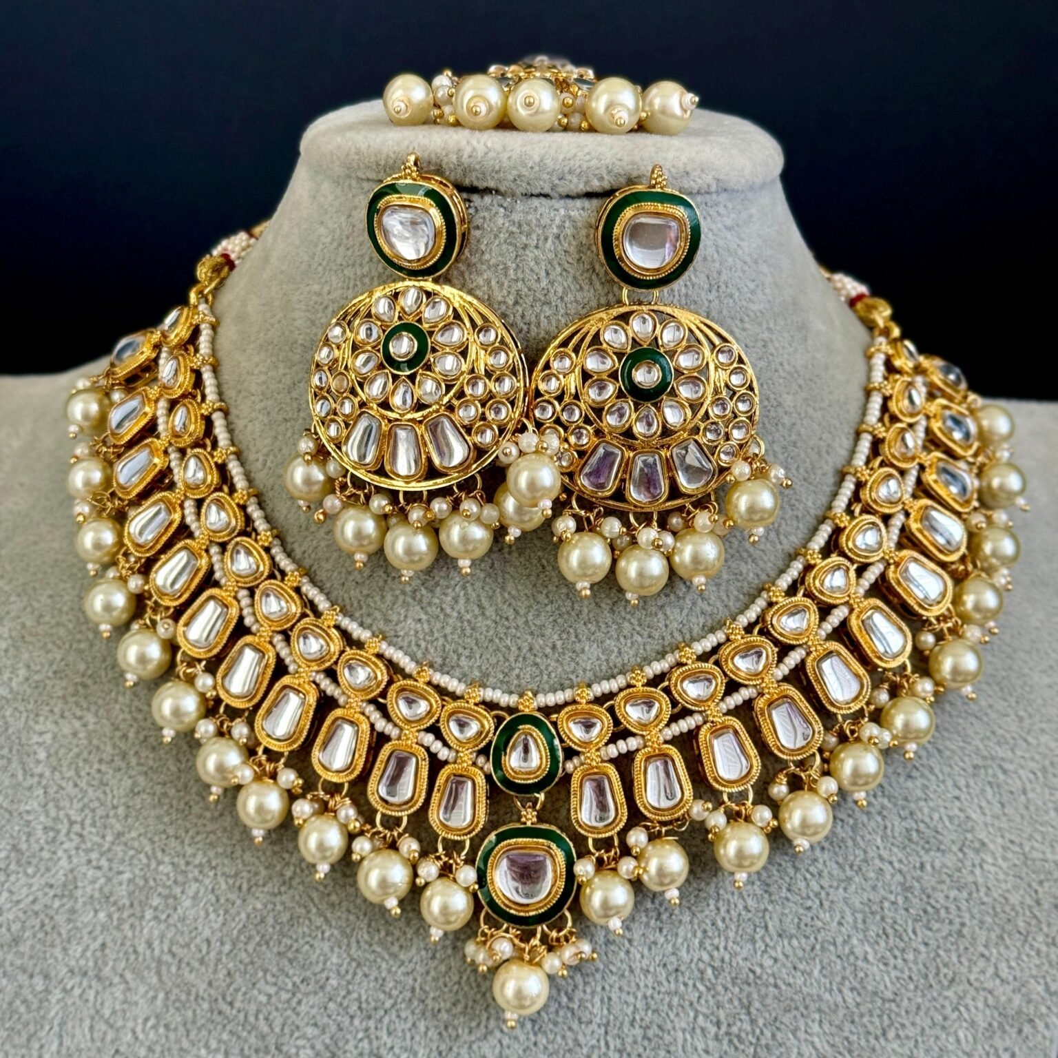 Traditional Kundan Indian jewellery